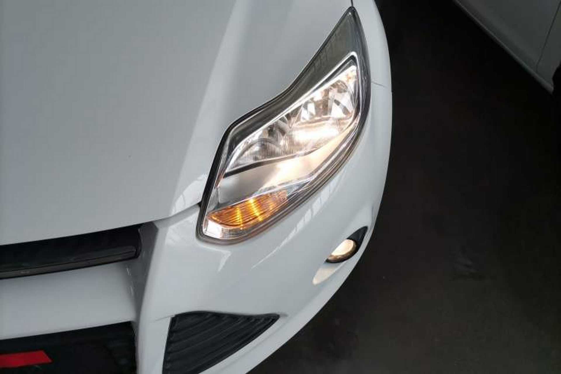 Used Ford Focus 2012 Sedan 1.6L Automatic Comfort Model Left Front Headlight