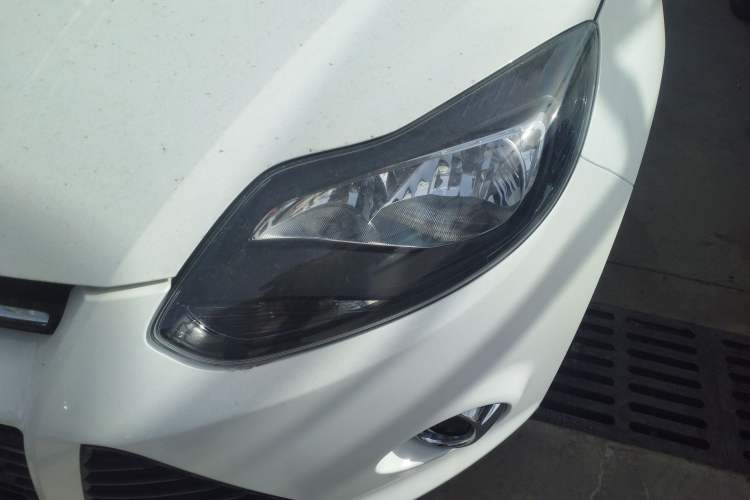 Used Ford Focus 2012 Hatchback 2.0L Automatic Luxury Sport Model Left Front Headlight