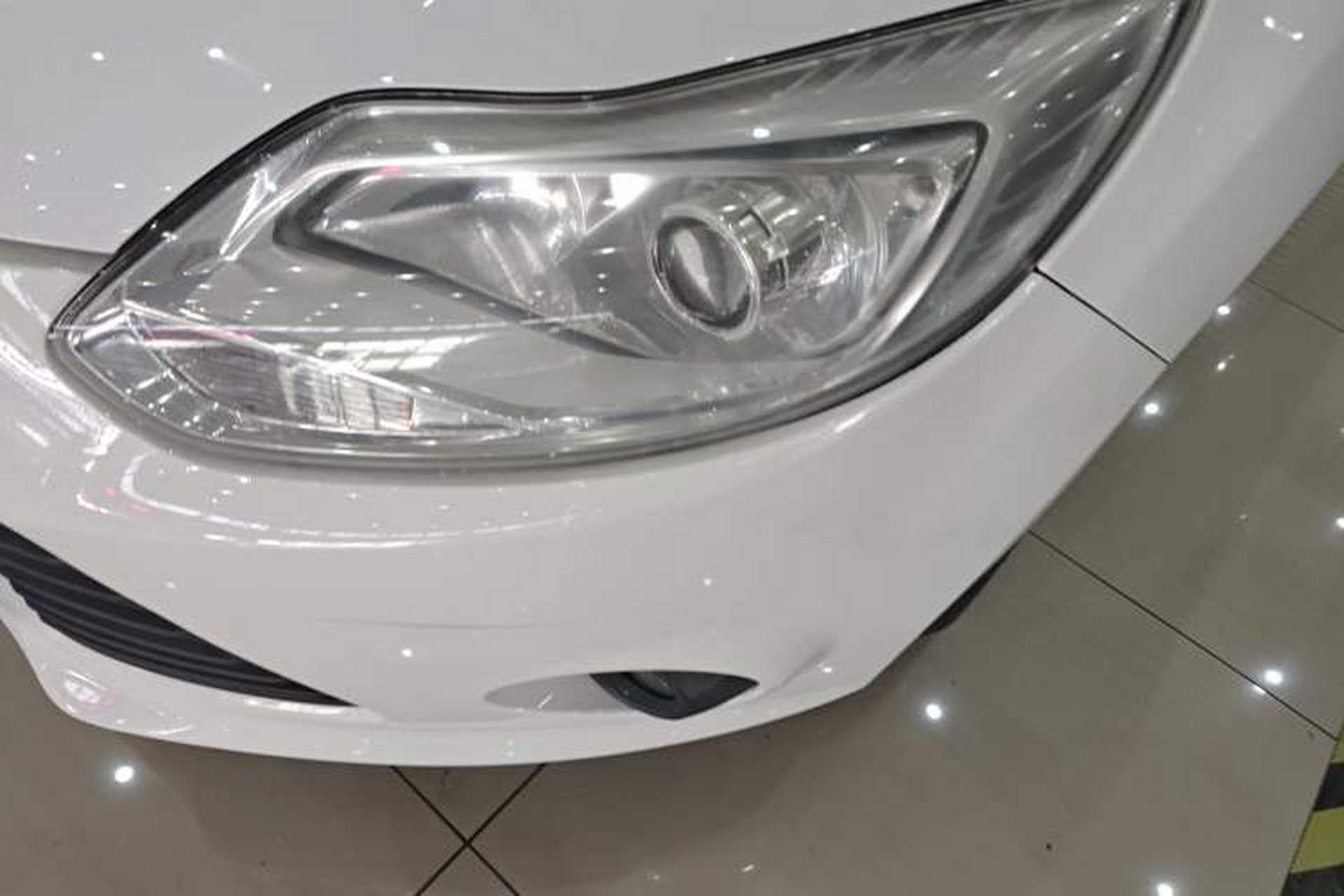 Used Ford Focus 2012 Sedan 1.6L Automatic Comfort Model Left Front Headlight