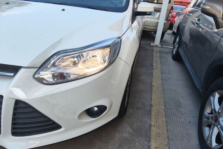 Used Ford Focus 2012 Sedan 1.6L Manual Comfort Model Left Front Headlight