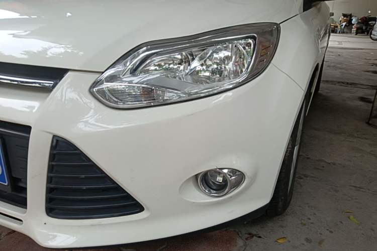 Used Ford Focus 2012 Hatchback 1.6L Automatic Fashion Edition Left Front Headlight