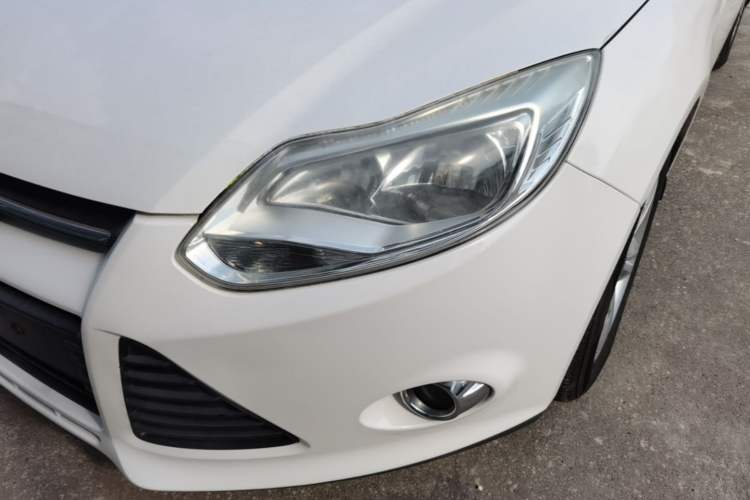 Used Ford Focus 2012 Sedan 1.6L Automatic Fashion Edition Left Front Headlight
