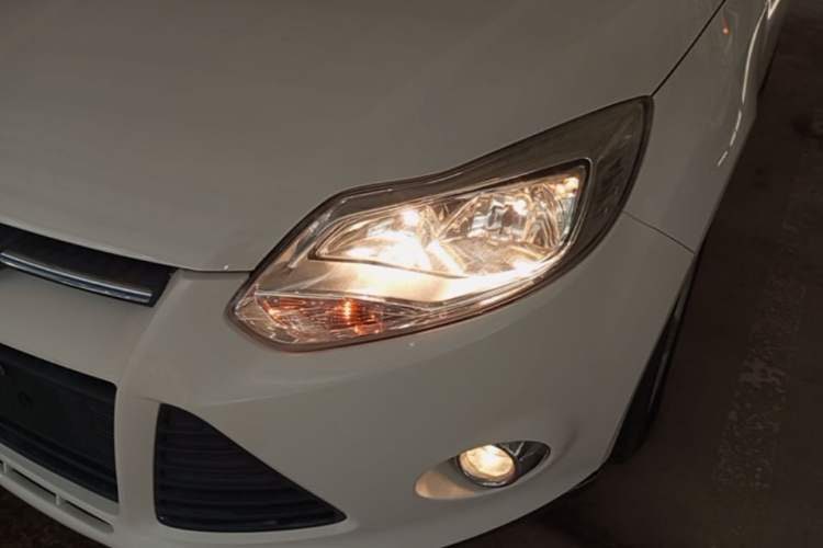 Used Ford Focus 2012 Hatchback 1.6L Automatic Fashion Edition Left Front Headlight
