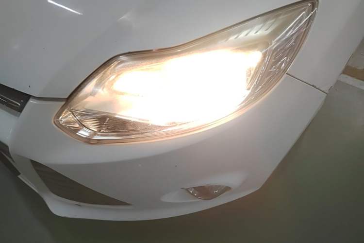 Used Ford Focus 2012 Sedan 1.6L Automatic Fashion Edition Left Front Headlight