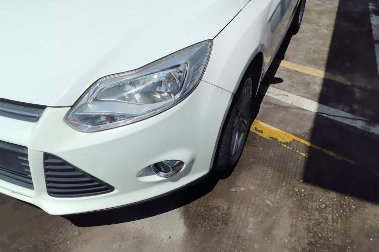 Used Ford Focus 2012 Sedan 1.6L Automatic Fashion Edition Left Front Headlight