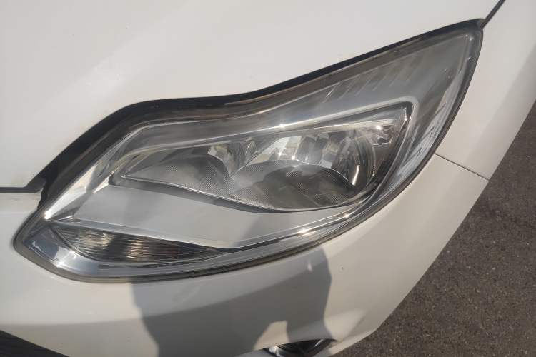 Used Ford Focus 2012 Sedan 1.6L Automatic Fashion Edition Left Front Headlight