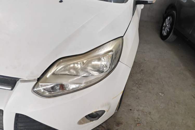 Used Ford Focus 2012 Sedan 1.6L Automatic Comfort Model Left Front Headlight
