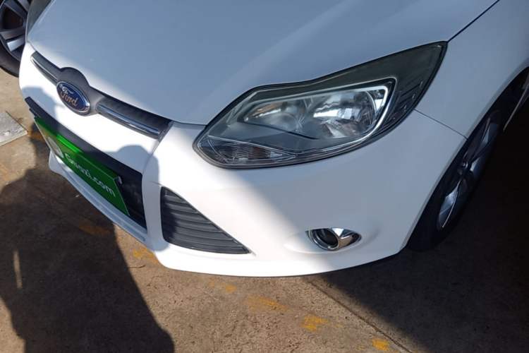 Used Ford Focus 2012 Hatchback 1.6L Automatic Fashion Edition Left Front Headlight
