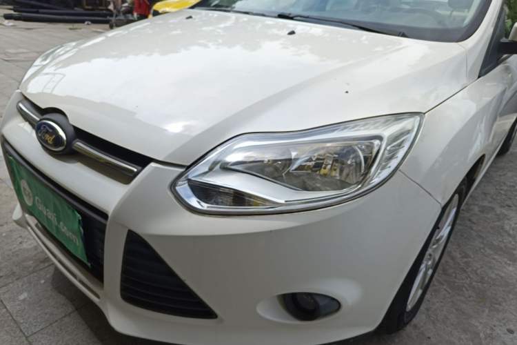 Used Ford Focus 2012 Sedan 1.6L Automatic Comfort Model Left Front Headlight