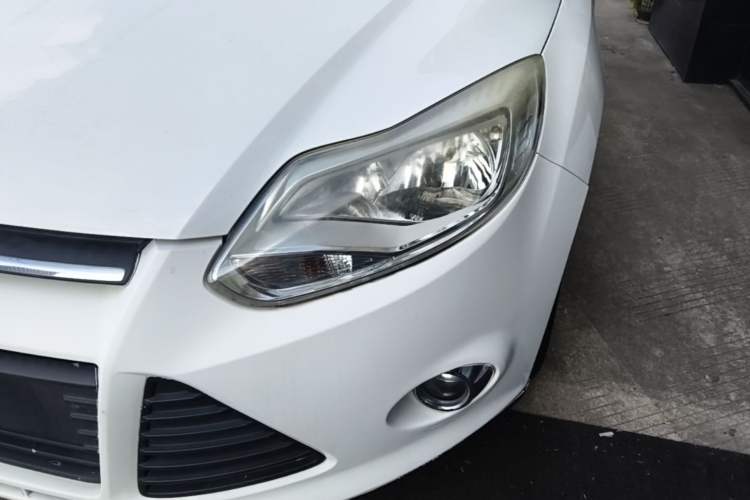 Used Ford Focus 2012 Hatchback 1.6L Automatic Fashion Edition Left Front Headlight