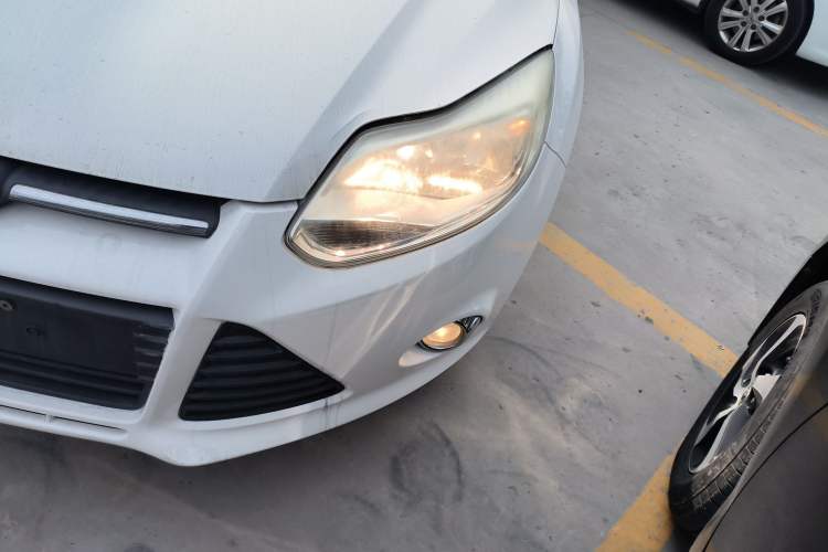 Used Ford Focus 2012 Sedan 1.6L Automatic Fashion Edition Left Front Headlight