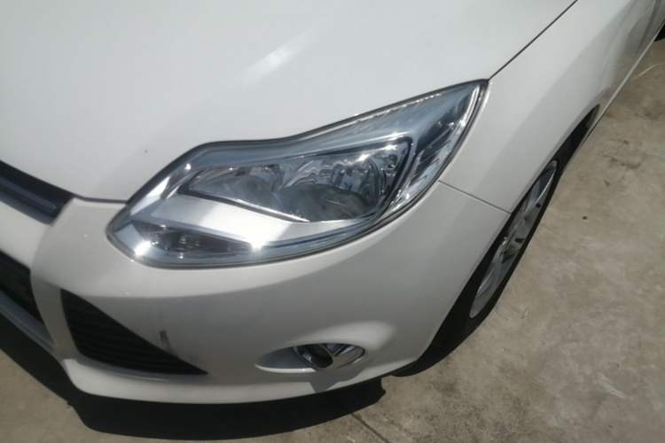 Used Ford Focus 2012 Hatchback 1.6L Automatic Fashion Edition Left Front Headlight
