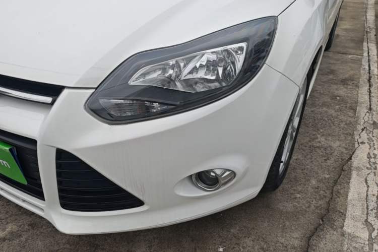 Used Ford Focus 2012 Hatchback 2.0L Automatic Luxury Sport Model Left Front Headlight