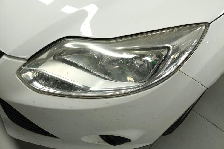 Used Ford Focus 2012 Sedan 1.6L Automatic Comfort Model Left Front Headlight