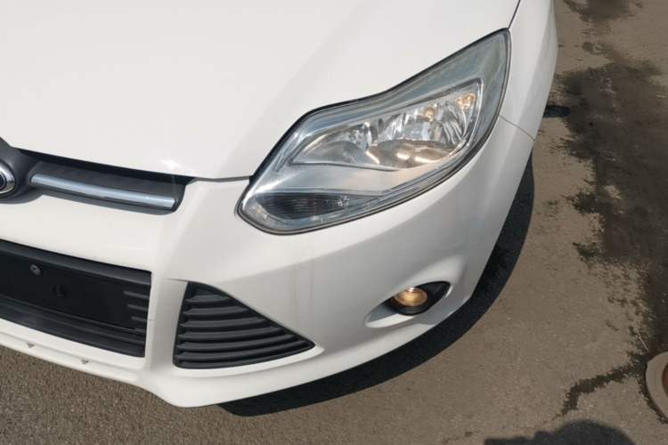 Used Ford Focus 2012 Sedan 1.6L Automatic Comfort Model Left Front Headlight