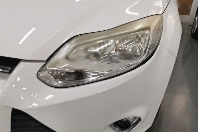 Used Ford Focus 2012 Sedan 1.6L Automatic Fashion Edition Left Front Headlight