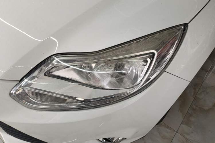 Used Ford Focus 2012 Hatchback 1.6L Automatic Fashion Edition Left Front Headlight
