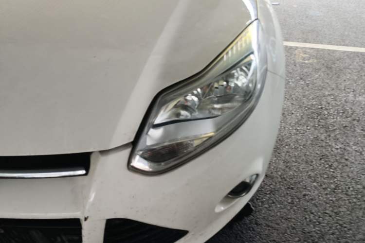 Used Ford Focus 2012 Sedan 1.6L Automatic Fashion Edition Left Front Headlight