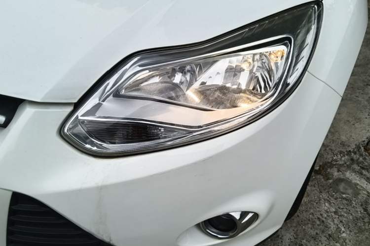 Used Ford Focus 2012 Sedan 1.6L Automatic Fashion Edition Left Front Headlight