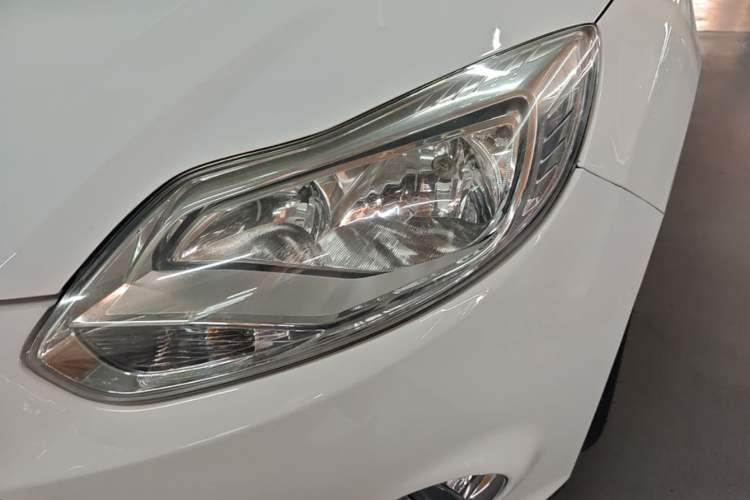 Used Ford Focus 2012 Sedan 1.6L Manual Fashion Edition Left Front Headlight