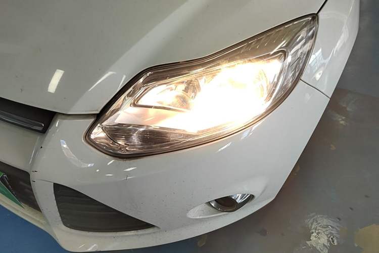 Used Ford Focus 2012 Hatchback 1.6L Automatic Fashion Edition Left Front Headlight