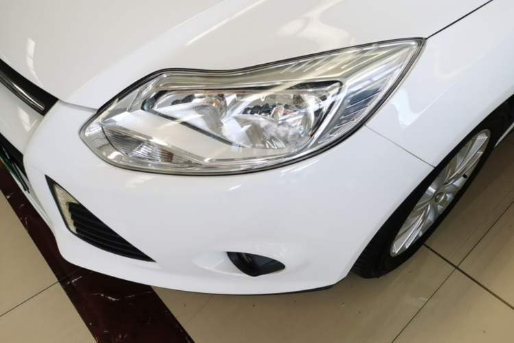 Used Ford Focus 2012 Sedan 1.6L Manual Comfort Model Left Front Headlight