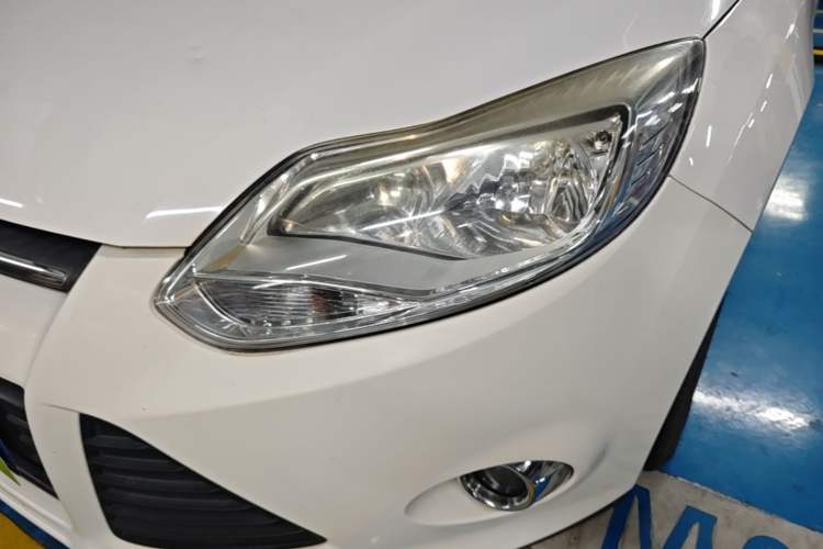 Used Ford Focus 2012 Hatchback 1.6L Automatic Fashion Edition Left Front Headlight