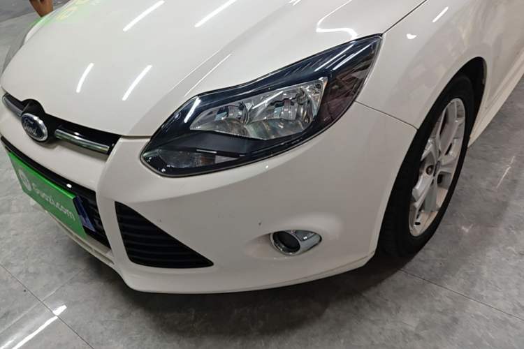 Used Ford Focus 2012 Hatchback 2.0L Automatic Luxury Sport Model Left Front Headlight