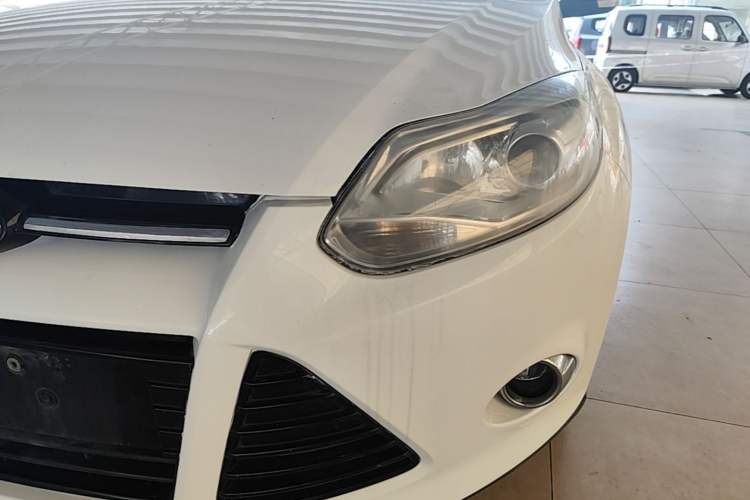 Used Ford Focus 2012 Sedan 1.6L Automatic Prestige Model Left Front Headlight