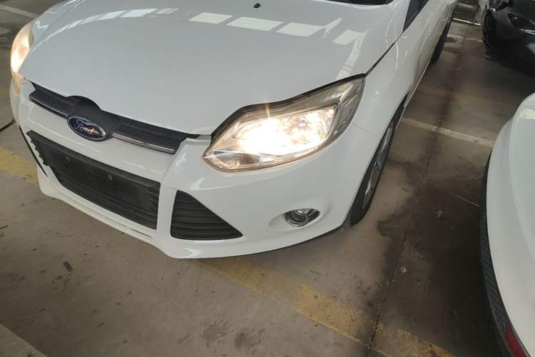 Used Ford Focus 2012 Sedan 1.6L Automatic Fashion Edition Left Front Headlight