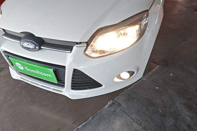 Used Ford Focus 2012 Hatchback 1.6L Automatic Fashion Edition Left Front Headlight