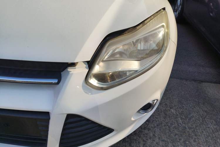 Used Ford Focus 2012 Sedan 1.6L Automatic Fashion Edition Left Front Headlight