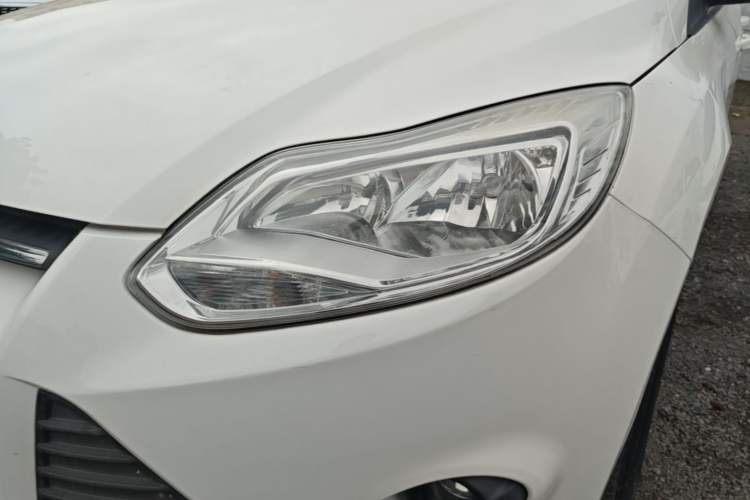 Used Ford Focus 2012 Sedan 1.6L Automatic Comfort Model Left Front Headlight