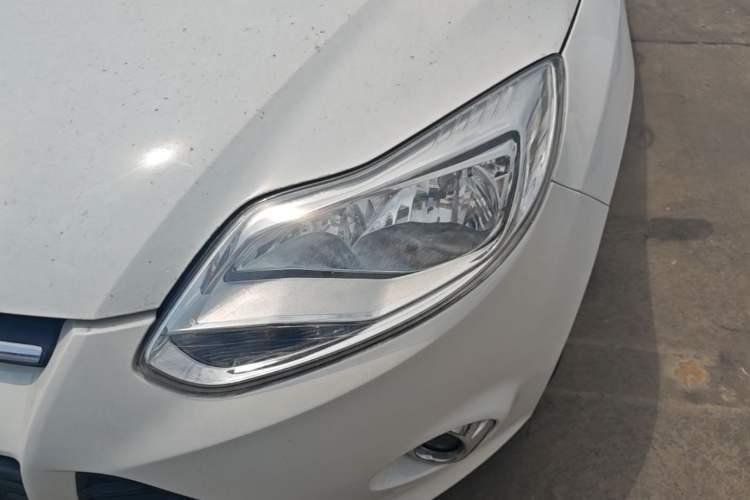 Used Ford Focus 2012 Sedan 1.6L Automatic Fashion Edition Left Front Headlight