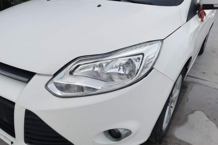 Used Ford Focus 2012 Hatchback 1.6L Automatic Fashion Edition Left Front Headlight