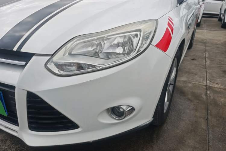 Used Ford Focus 2012 Hatchback 1.6L Automatic Fashion Edition Left Front Headlight