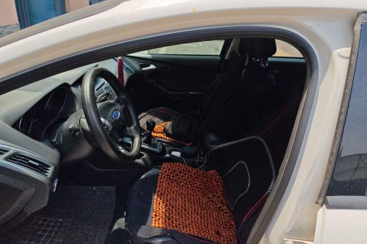 Used Ford Focus 2012 Hatchback 1.6L Manual Fashion Edition Left Front Seat