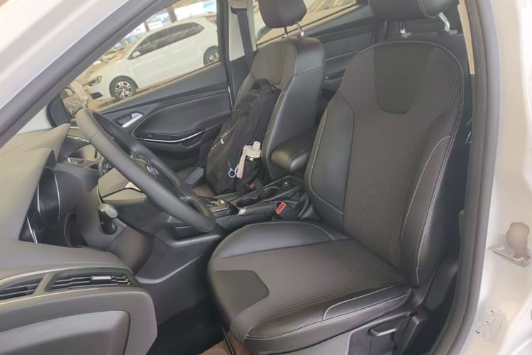 Used Ford Focus 2012 Sedan 1.6L Automatic Fashion Edition Left Front Seat