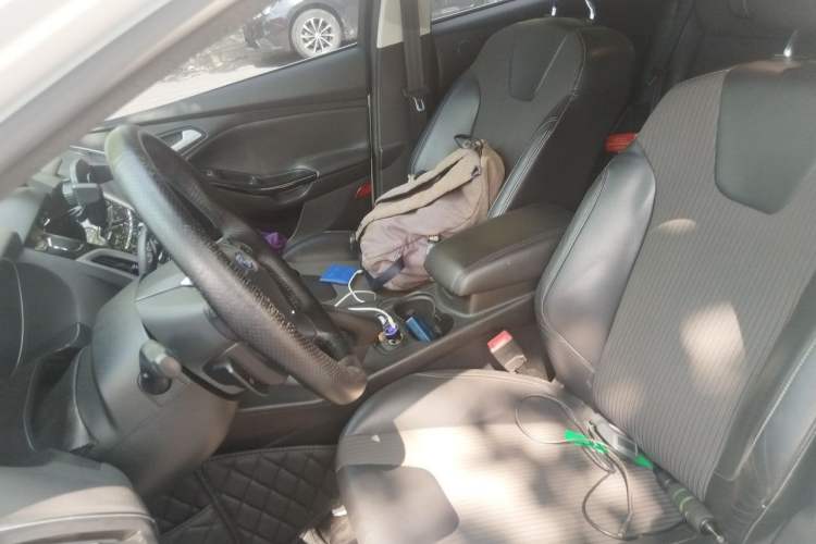 Used Ford Focus 2012 Hatchback 2.0L Manual Luxury Sport Model Left Front Seat