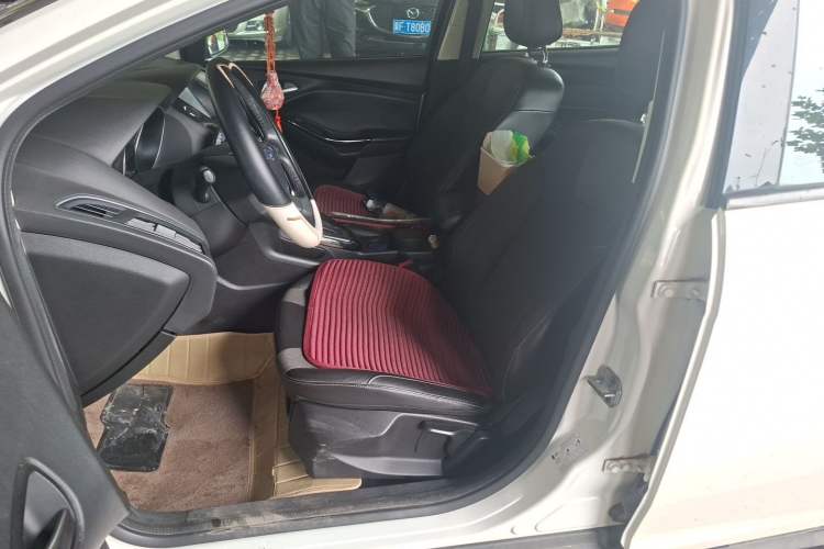 Used Ford Focus 2012 Hatchback 1.6L Automatic Fashion Edition Left Front Seat