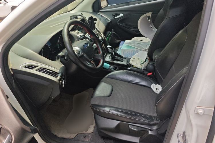 Used Ford Focus 2012 Sedan 1.6L Automatic Fashion Edition Left Front Seat