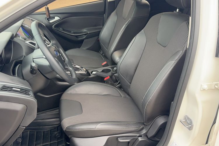 Used Ford Focus 2012 Hatchback 1.6L Automatic Fashion Edition Left Front Seat