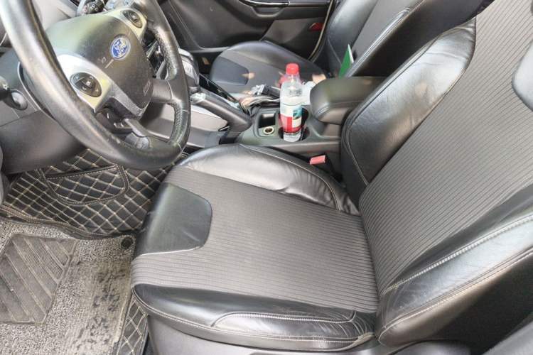 Used Ford Focus 2012 Hatchback 2.0L Automatic Luxury Sport Model Left Front Seat