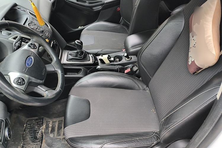 Used Ford Focus 2012 Sedan 1.6L Manual Fashion Edition Left Front Seat