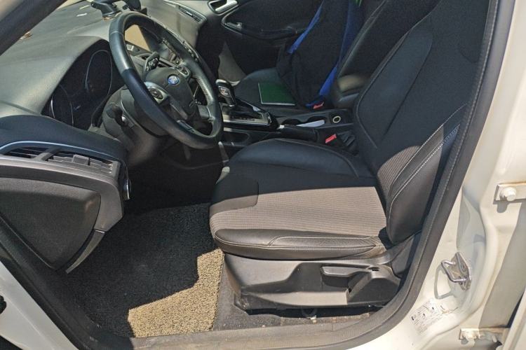 Used Ford Focus 2012 Sedan 1.6L Automatic Fashion Edition Left Front Seat