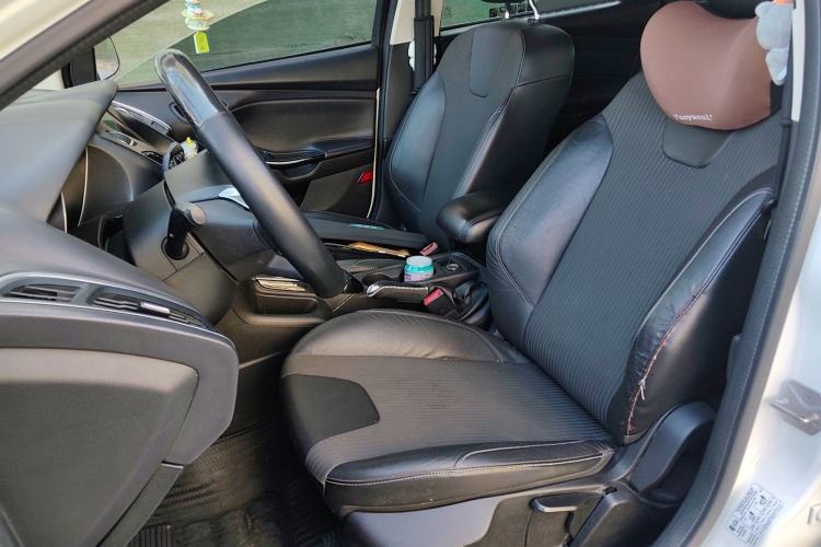 Used Ford Focus 2012 Hatchback 1.6L Automatic Fashion Edition Left Front Seat