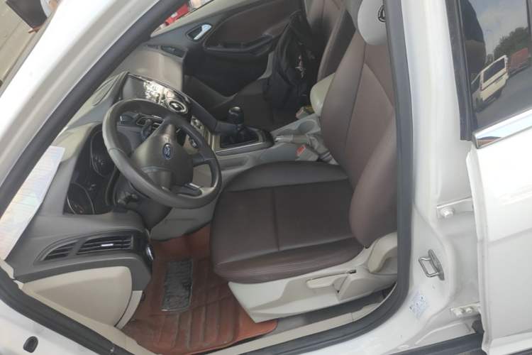 Used Ford Focus 2012 Sedan 1.6L Manual Comfort Model Left Front Seat