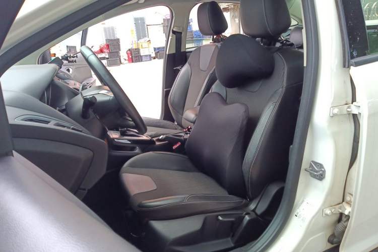 Used Ford Focus 2012 Sedan 1.6L Automatic Fashion Edition Left Front Seat