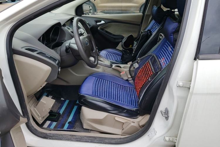 Used Ford Focus 2012 Sedan 1.6L Automatic Comfort Model Left Front Seat
