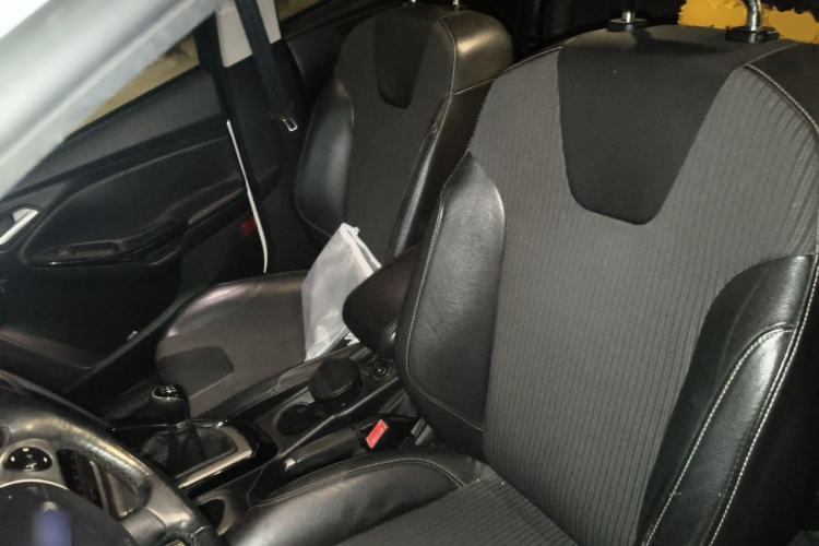 Used Ford Focus 2012 Sedan 1.6L Manual Fashion Edition Left Front Seat